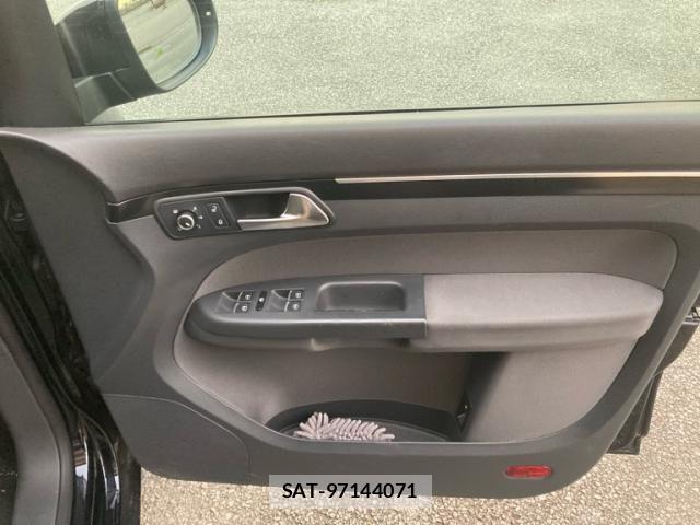 VolksWagen GOLF TOURAN 2011-03 8102709-9