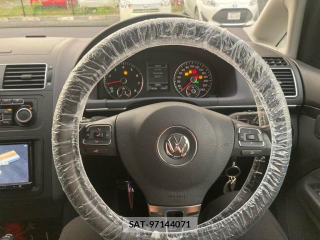 VolksWagen GOLF TOURAN 2011-03 8102709-12
