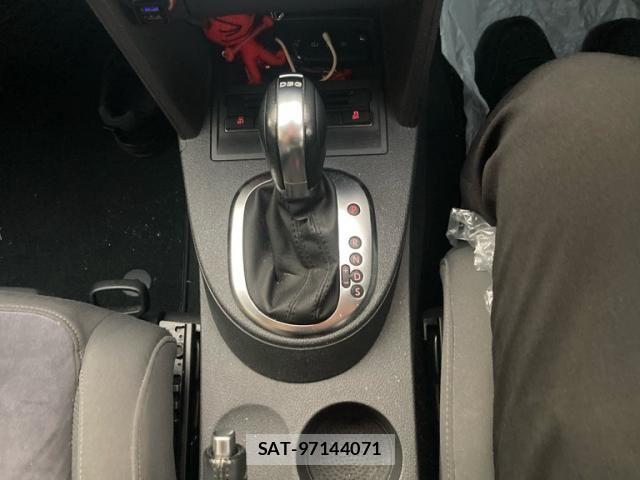 VolksWagen GOLF TOURAN 2011-03 8102709-16
