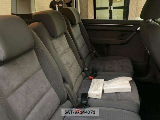 VolksWagen GOLF TOURAN 2011-03 8102709-19