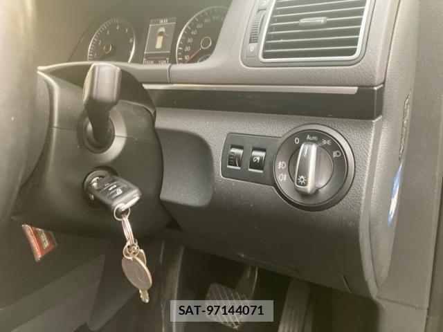 VolksWagen GOLF TOURAN 2011-03 8102709-8