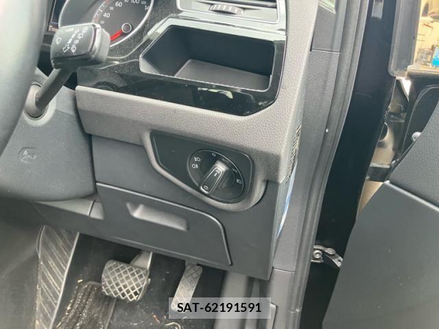 VolksWagen GOLF TOURAN 2018-09 8102708-9