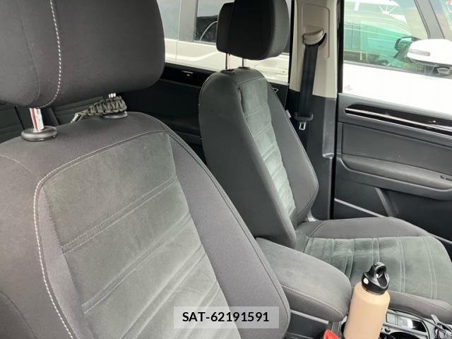 VolksWagen GOLF TOURAN 2018-09 8102708-10