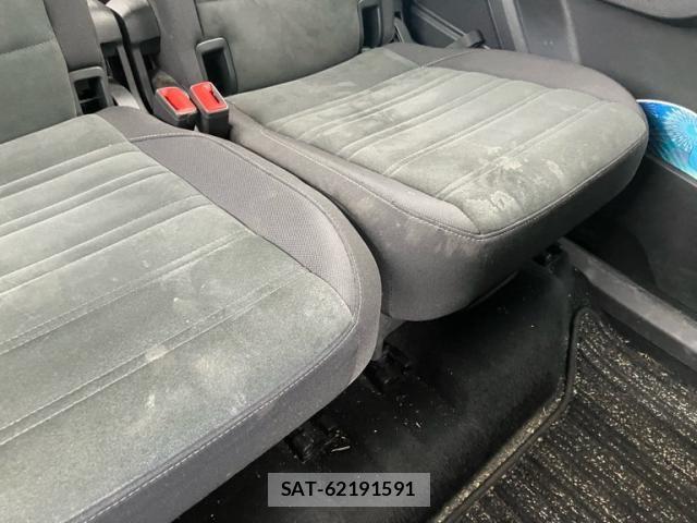 VolksWagen GOLF TOURAN 2018-09 8102708-13