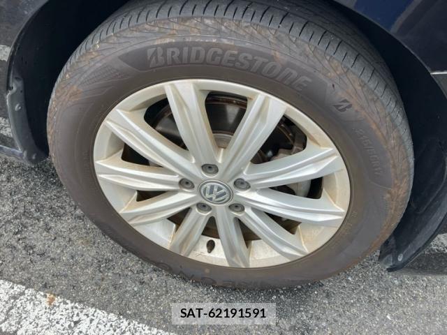 VolksWagen GOLF TOURAN 2018-09 8102708-1
