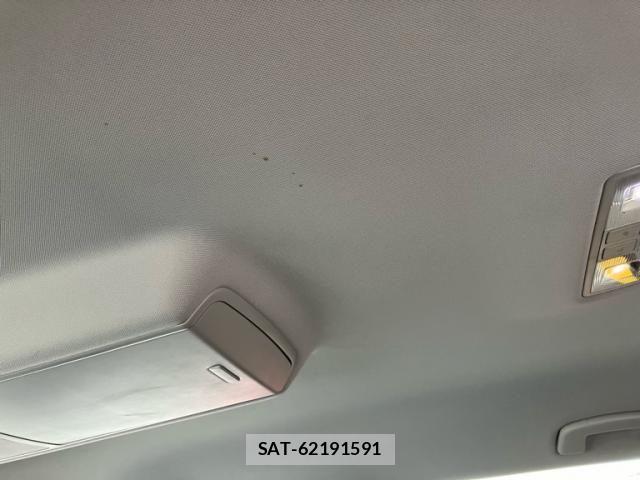 VolksWagen GOLF TOURAN 2018-09 8102708-23