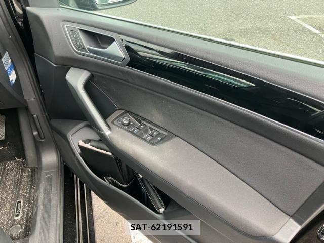 VolksWagen GOLF TOURAN 2018-09 8102708-6