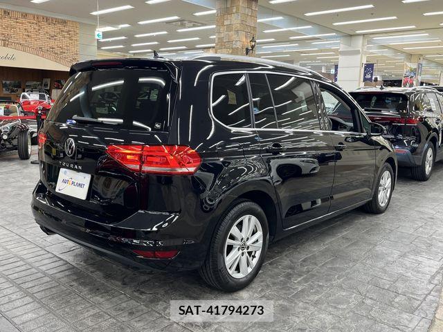 VolksWagen GOLF TOURAN 2023-11 8102706-11