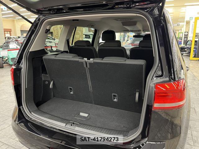VolksWagen GOLF TOURAN 2023-11 8102706-6