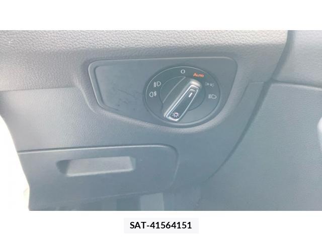 VolksWagen GOLF TOURAN 2018-09 8132995-9