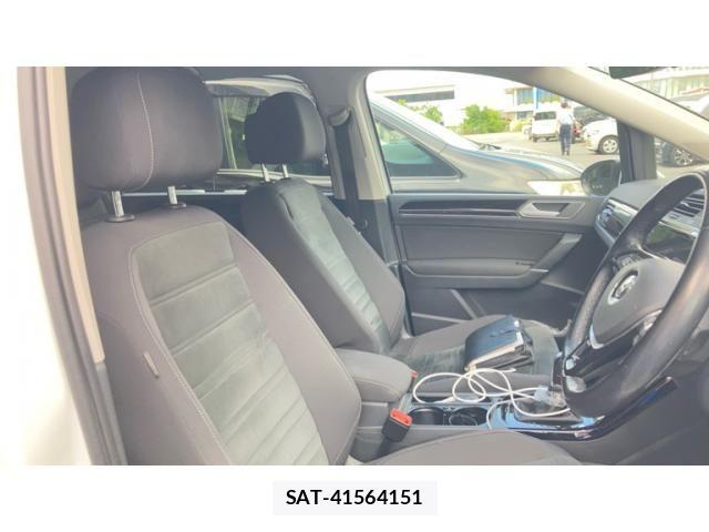 VolksWagen GOLF TOURAN 2018-09 8132995-16