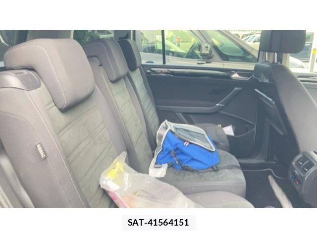 VolksWagen GOLF TOURAN 2018-09 8132995-17