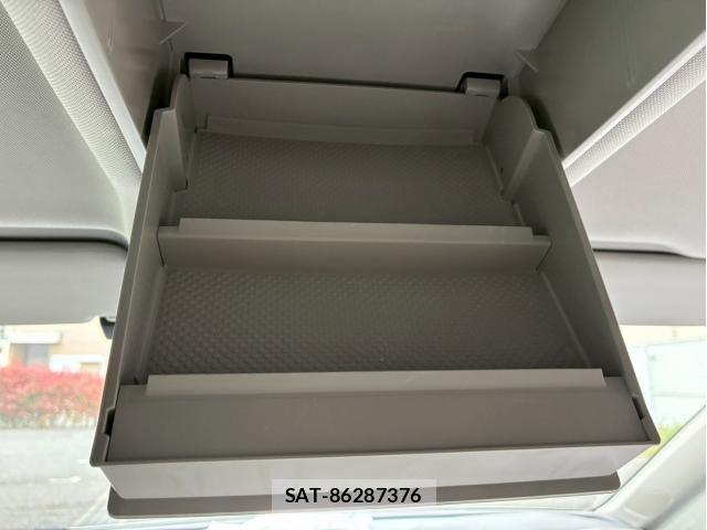 VolksWagen GOLF TOURAN 2020-03 8132994-4