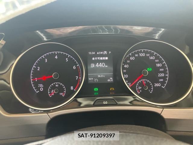 VolksWagen GOLF TOURAN 2017-08 8211017-16