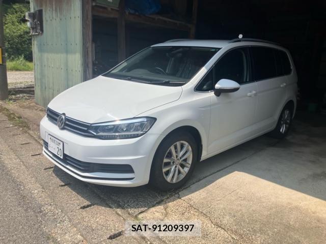 VolksWagen GOLF TOURAN 2017-08 8211017-1