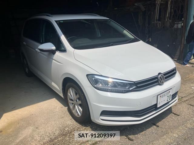 VolksWagen GOLF TOURAN 2017-08 8211017-2