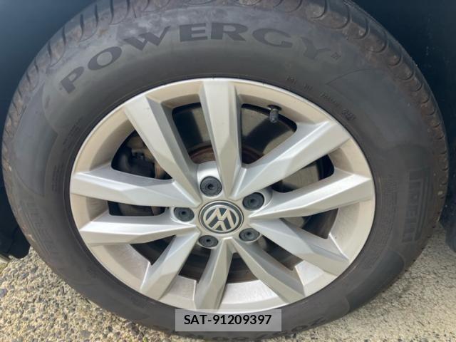 VolksWagen GOLF TOURAN 2017-08 8211017-3