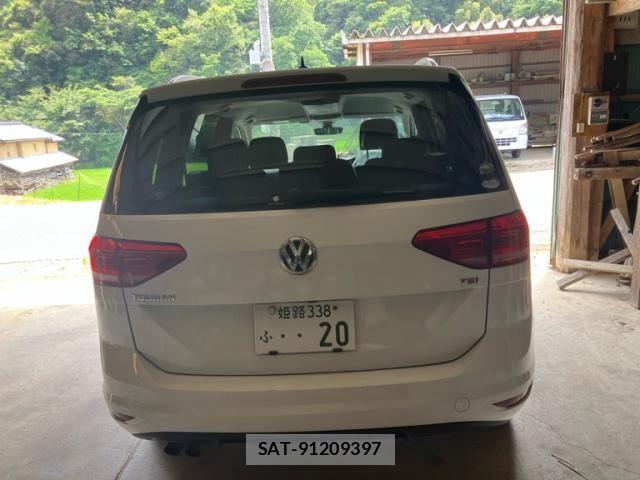 VolksWagen GOLF TOURAN 2017-08 8211017-5