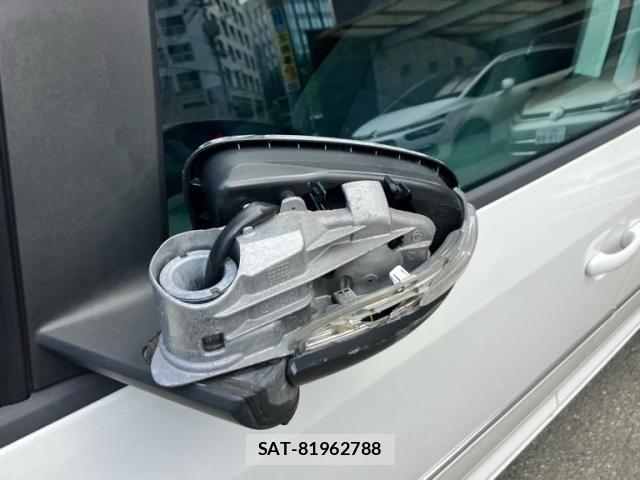 VolksWagen GOLF TOURAN 2012-03 8211020-10
