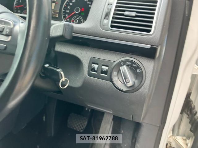 VolksWagen GOLF TOURAN 2012-03 8211020-14