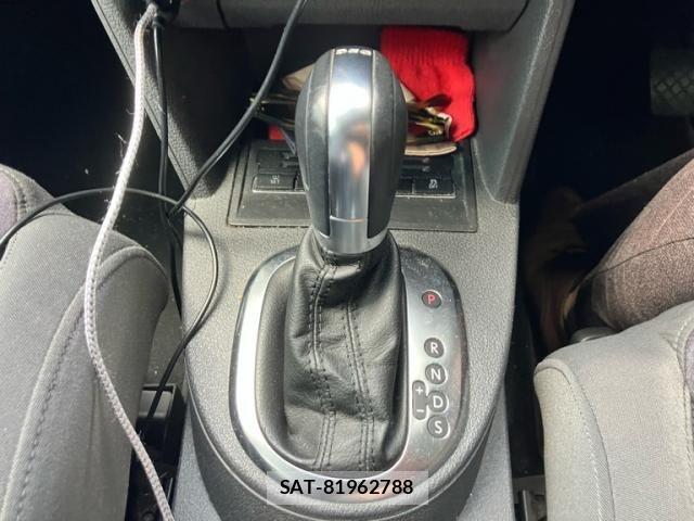 VolksWagen GOLF TOURAN 2012-03 8211020-20