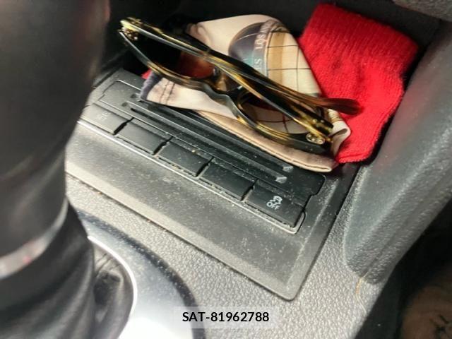 VolksWagen GOLF TOURAN 2012-03 8211020-21