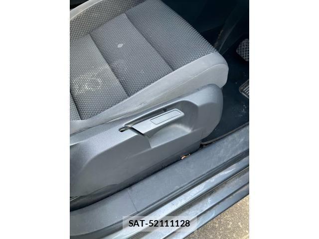 VolksWagen GOLF TOURAN 2013-12 8232404-12