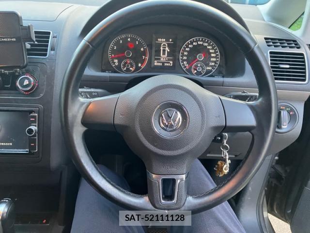 VolksWagen GOLF TOURAN 2013-12 8232404-21
