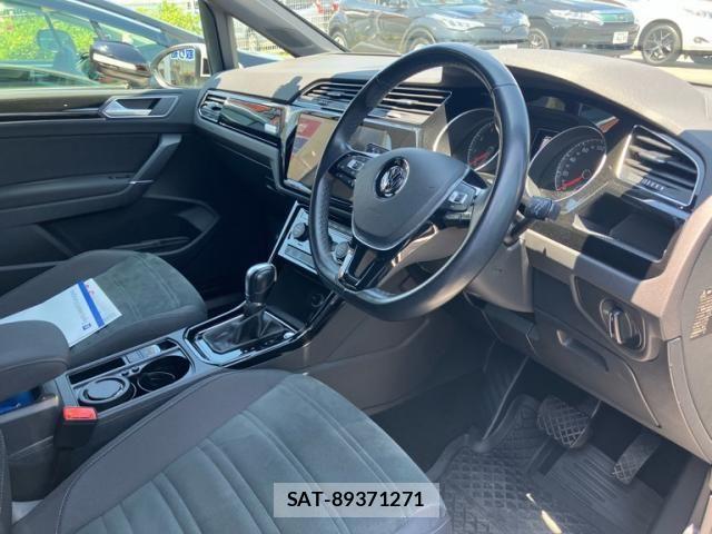 VolksWagen GOLF TOURAN 2019-06 8232401-11
