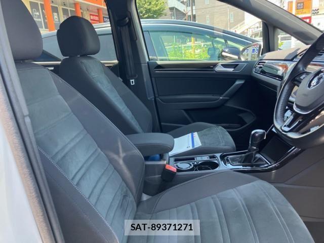 VolksWagen GOLF TOURAN 2019-06 8232401-12
