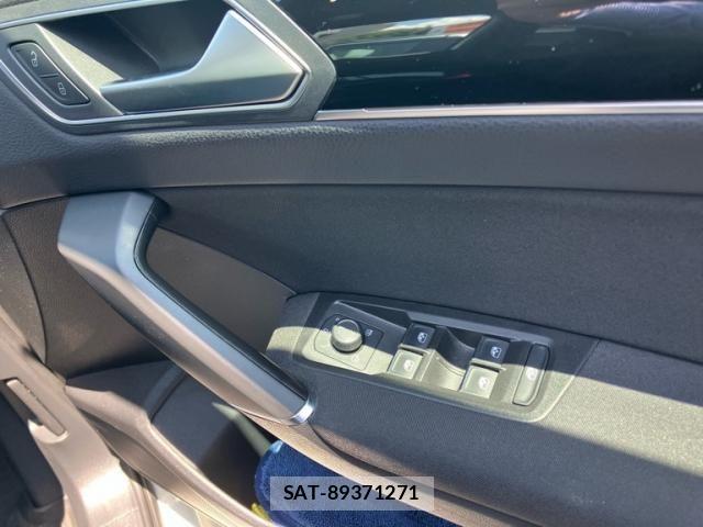 VolksWagen GOLF TOURAN 2019-06 8232401-13