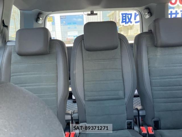 VolksWagen GOLF TOURAN 2019-06 8232401-14