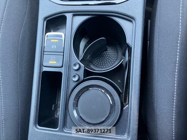 VolksWagen GOLF TOURAN 2019-06 8232401-17