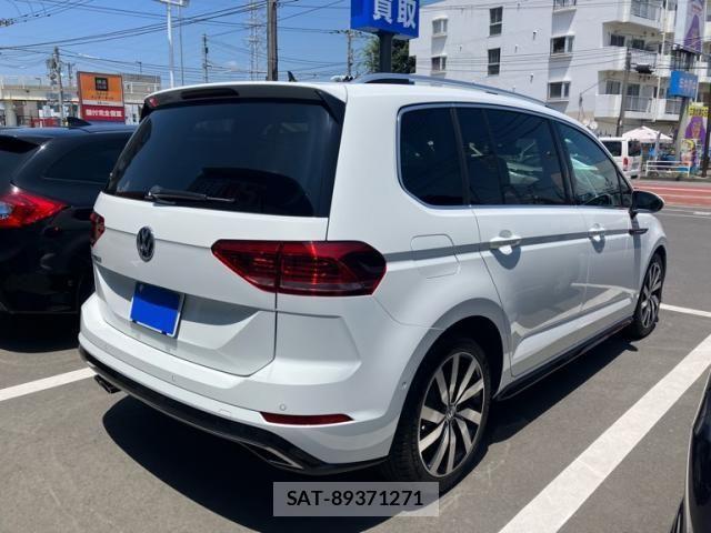 VolksWagen GOLF TOURAN 2019-06 8232401-1