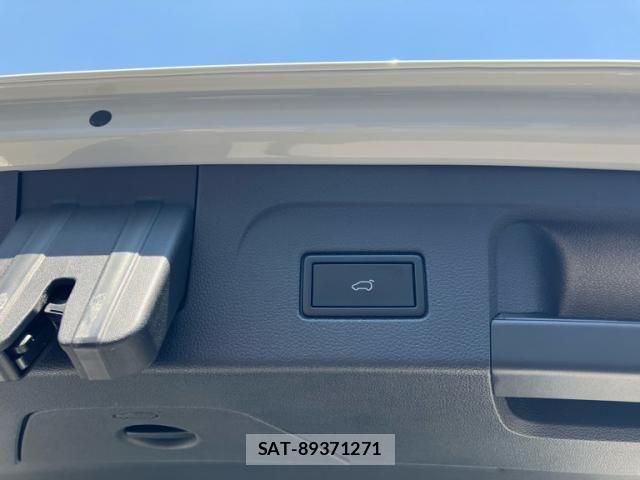 VolksWagen GOLF TOURAN 2019-06 8232401-21