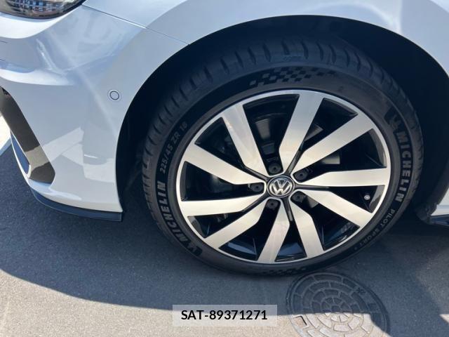 VolksWagen GOLF TOURAN 2019-06 8232401-5
