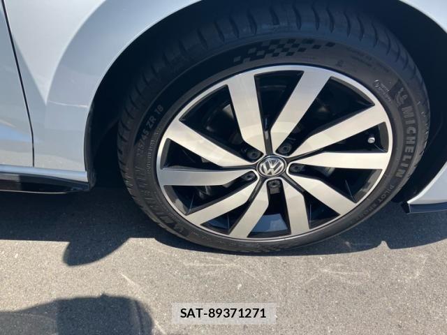 VolksWagen GOLF TOURAN 2019-06 8232401-8
