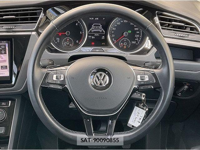 VolksWagen GOLF TOURAN 2019-06 8318076-10