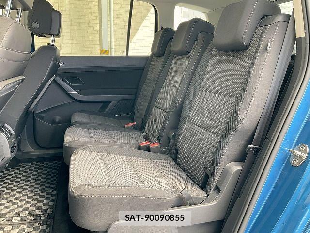 VolksWagen GOLF TOURAN 2019-06 8318076-12