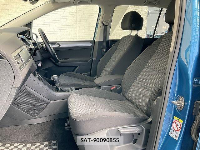 VolksWagen GOLF TOURAN 2019-06 8318076-4
