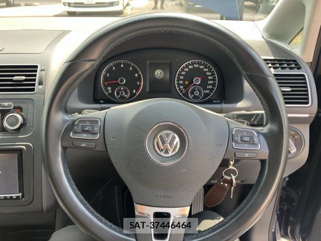 VolksWagen GOLF TOURAN 2011-05 8318080-11