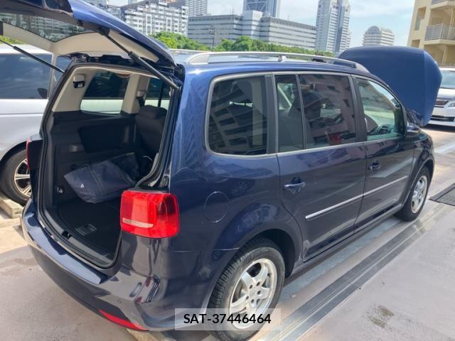 VolksWagen GOLF TOURAN 2011-05 8318080-3