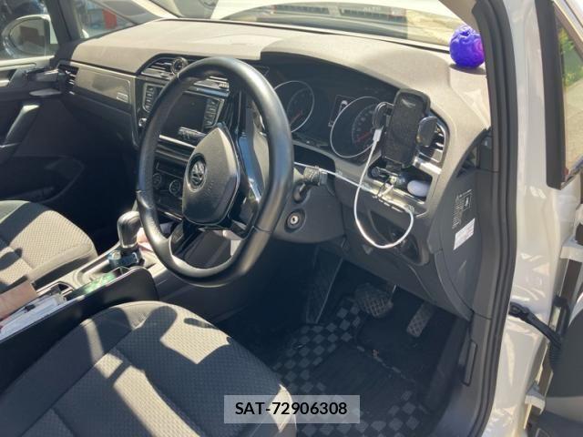 VolksWagen GOLF TOURAN 2017-09 8338508-13