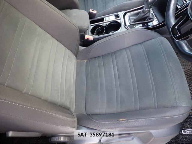 VolksWagen GOLF TOURAN 2018-10 8355891-24