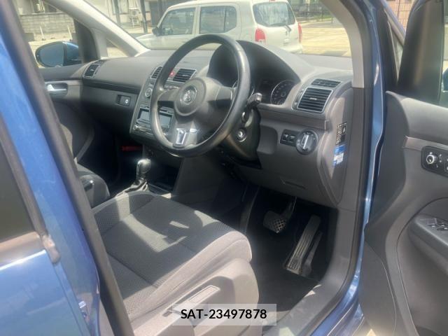 VolksWagen GOLF TOURAN 2014-02 8369737-13