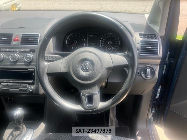 VolksWagen GOLF TOURAN 2014-02 8369737-15