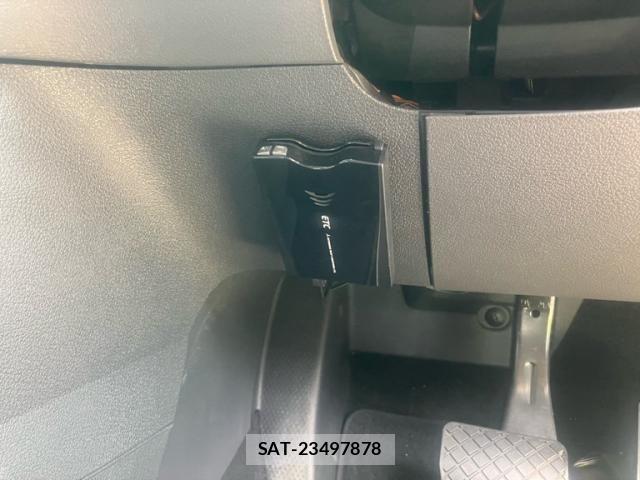 VolksWagen GOLF TOURAN 2014-02 8369737-17