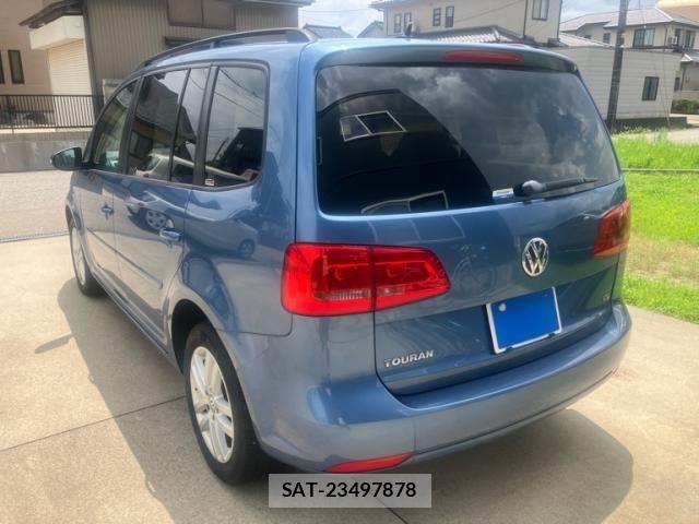 VolksWagen GOLF TOURAN 2014-02 8369737-2