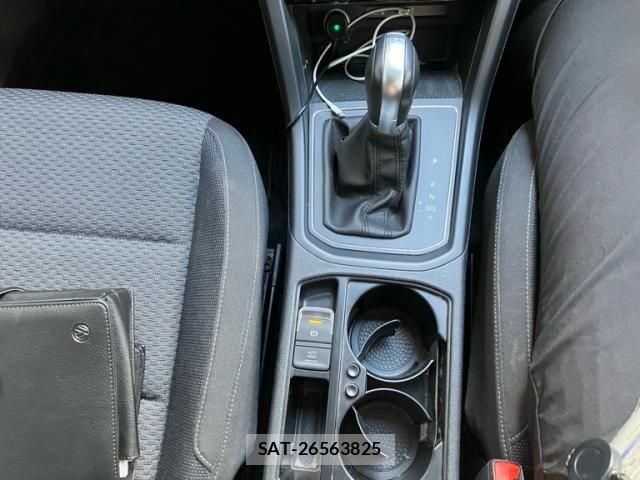 VolksWagen GOLF TOURAN 2016-10 8369736-23