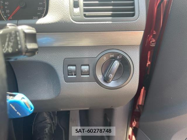 VolksWagen GOLF TOURAN 2010-05 8369739-18